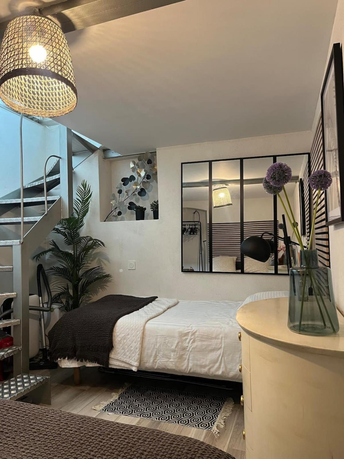Appartement Montmartre Sacre Coeur Superb Duplex *